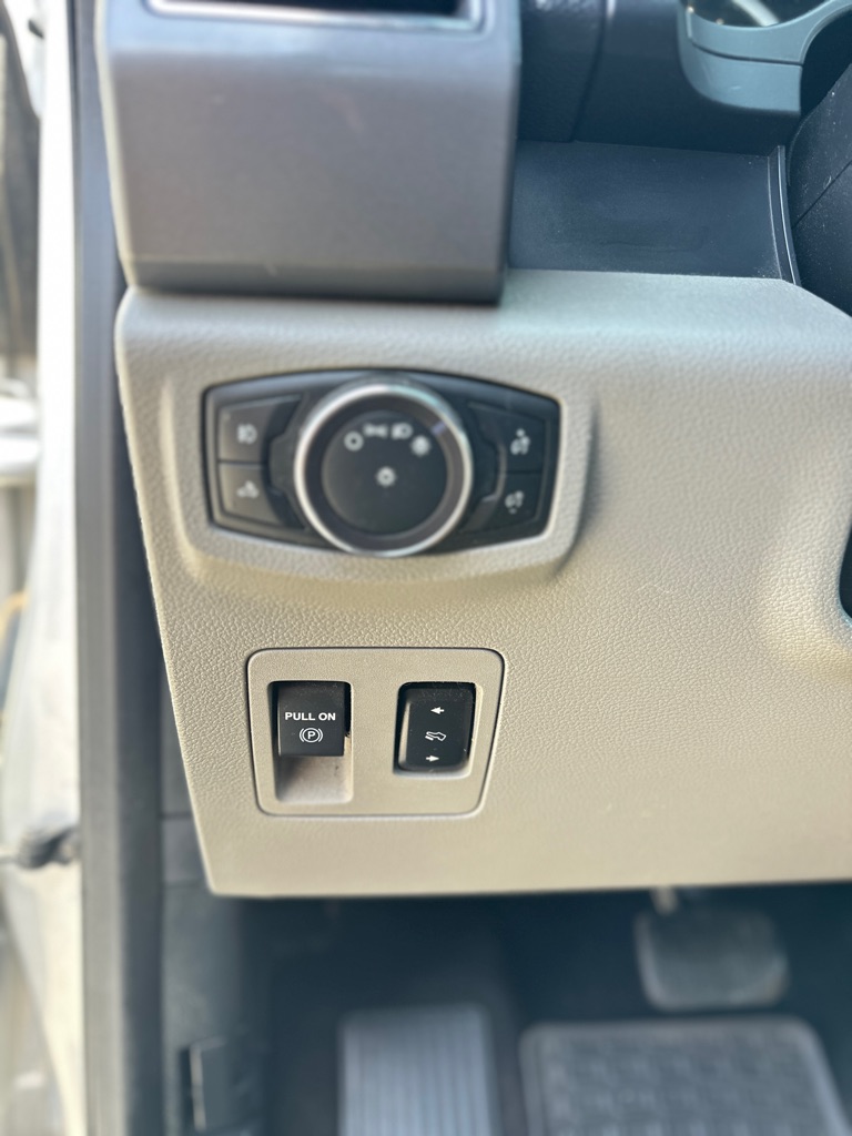 Photo 19 of this FORD F150