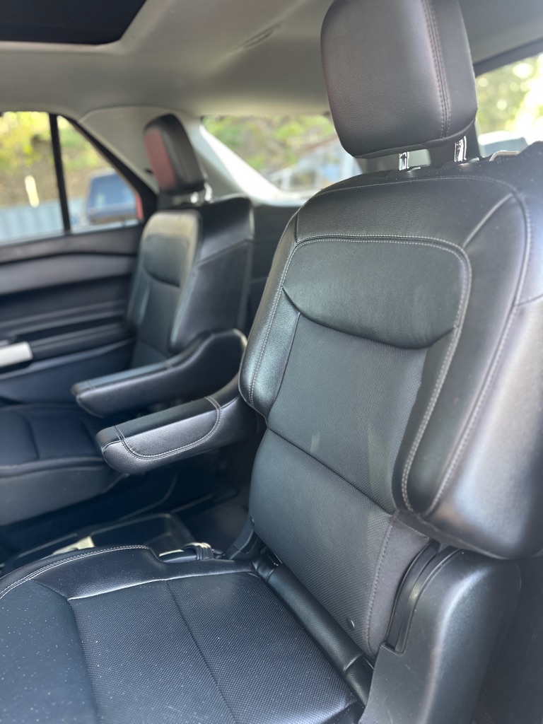 Photo 26 of this FORD EXPLORER