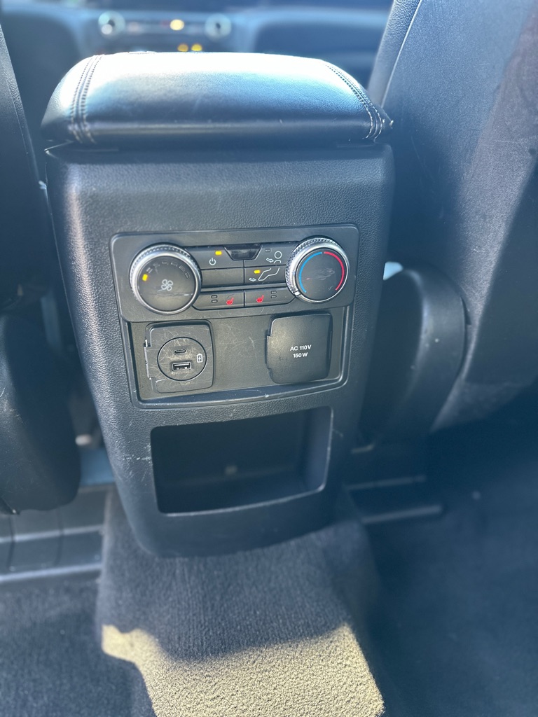 Photo 27 of this FORD EXPLORER