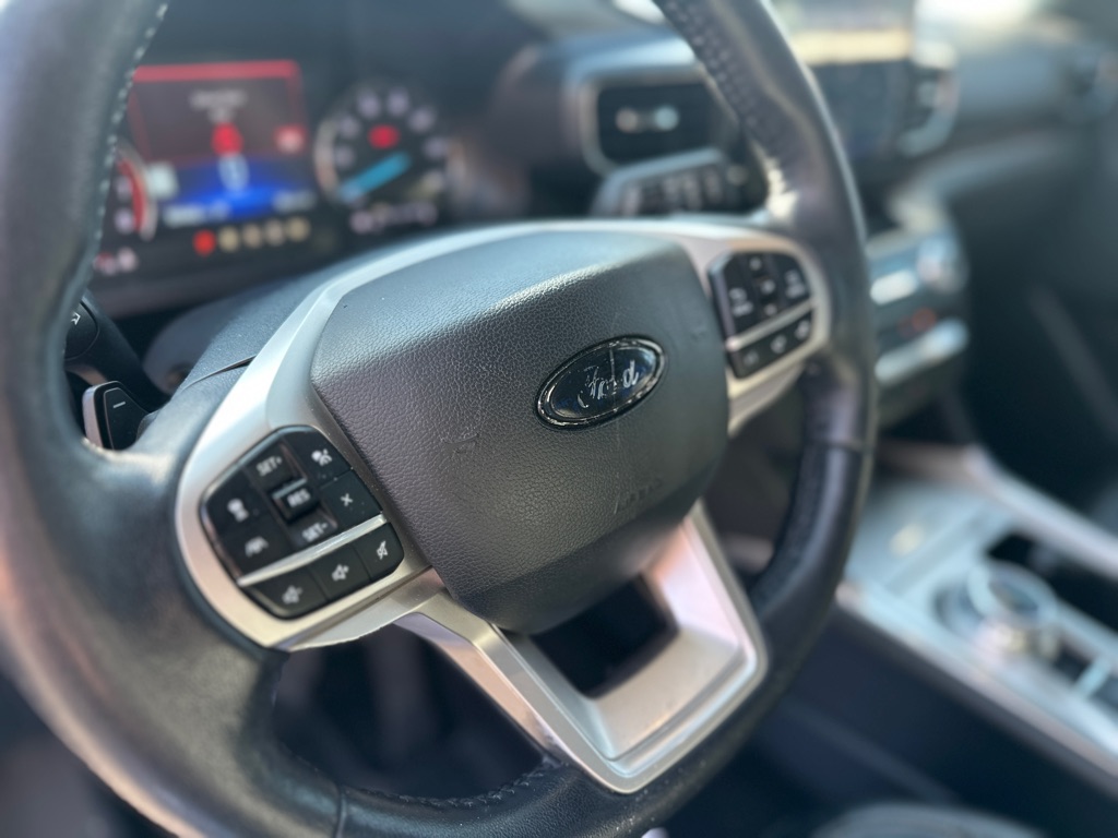 Photo 17 of this FORD EXPLORER