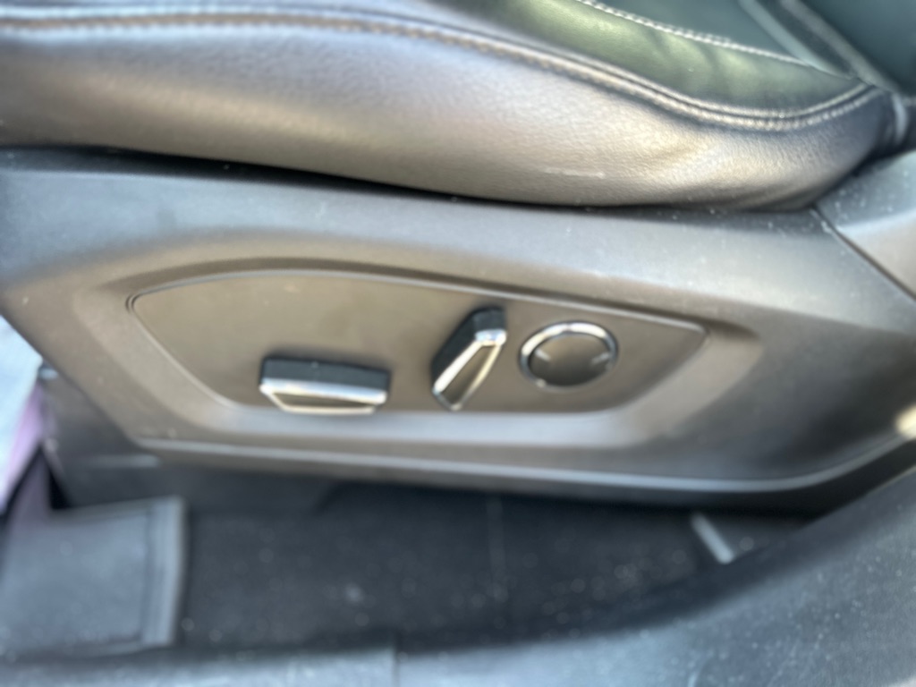 Photo 15 of this FORD EXPLORER