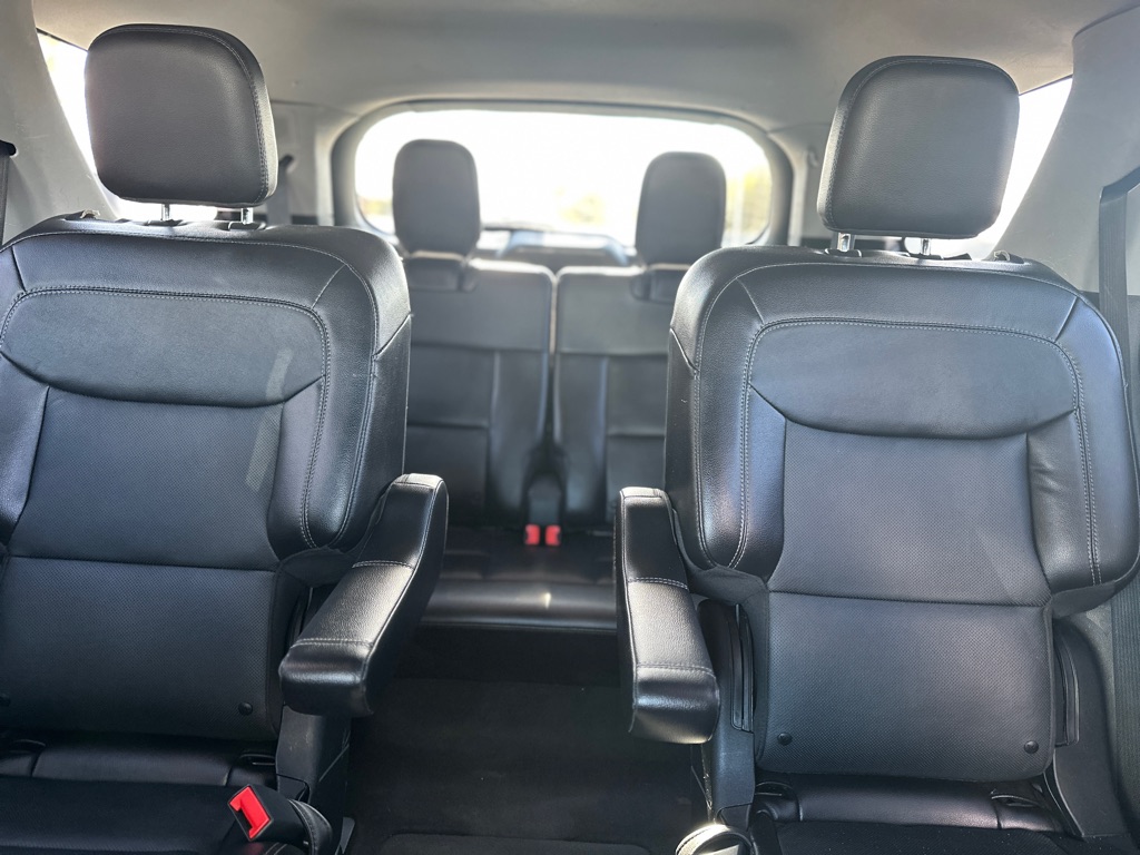 Photo 25 of this FORD EXPLORER