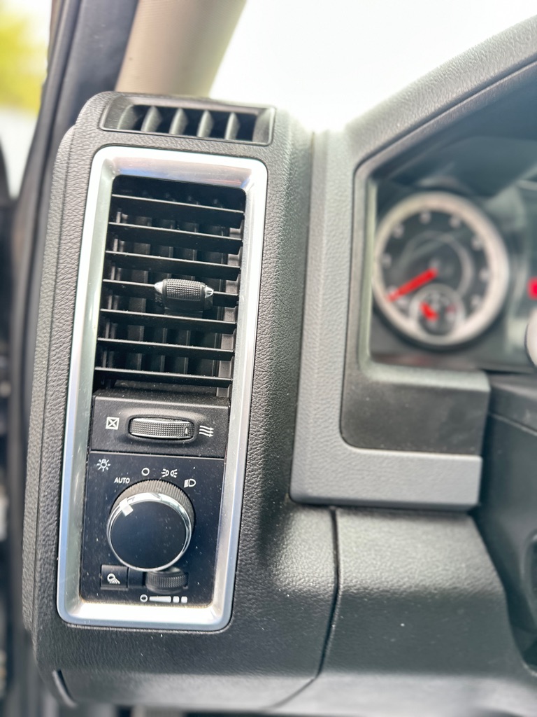 Photo 17 of this RAM 1500 CLASSIC