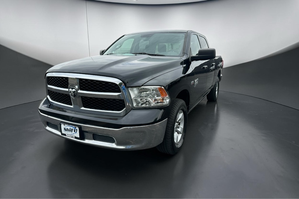 Photo 3 of this RAM 1500 CLASSIC