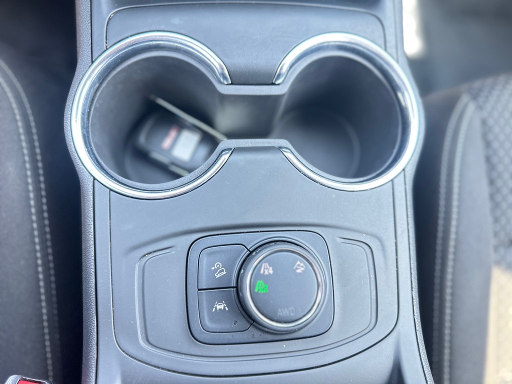 Photo 25 of this GMC TERRAIN