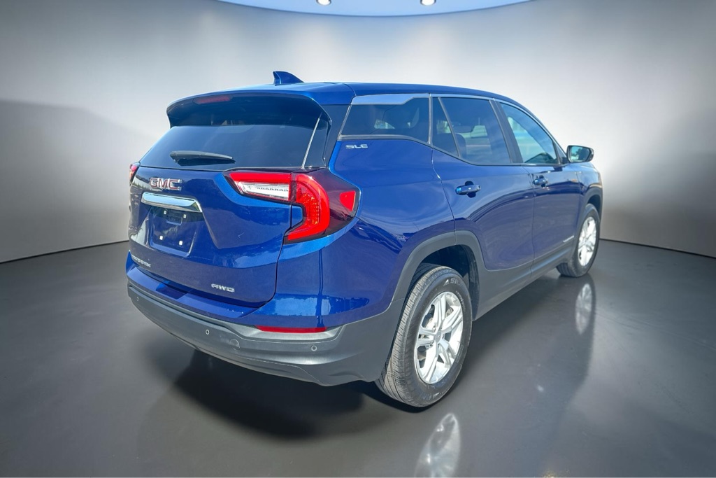 Photo 7 of this GMC TERRAIN