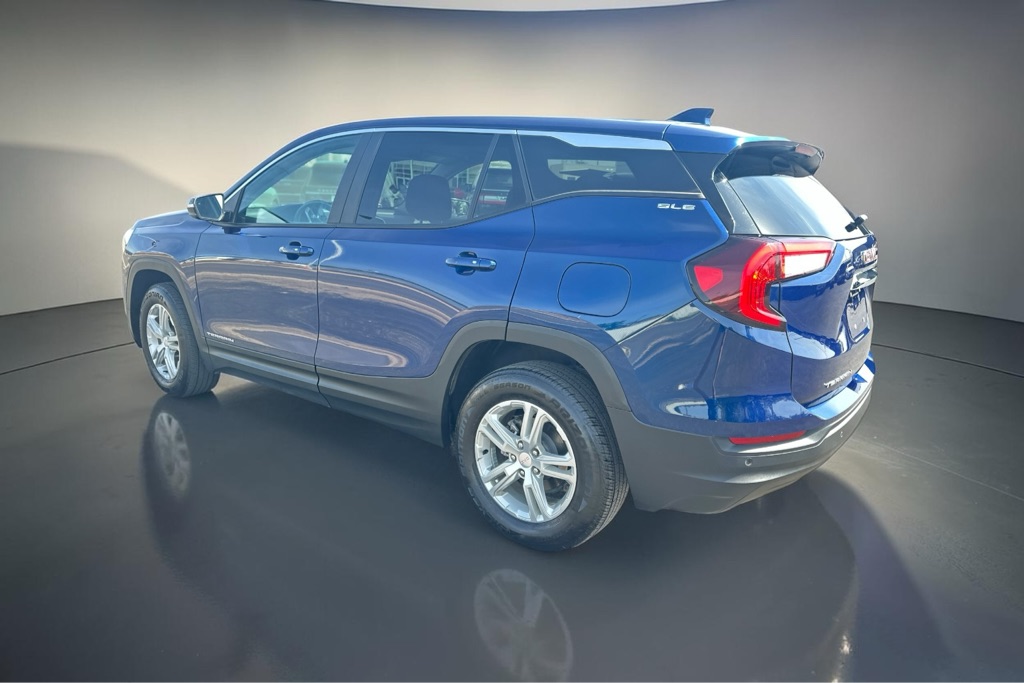 Photo 10 of this GMC TERRAIN