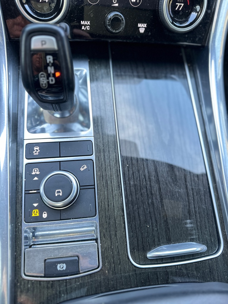 Photo 23 of this LAND ROVER RANGE ROVER SPO