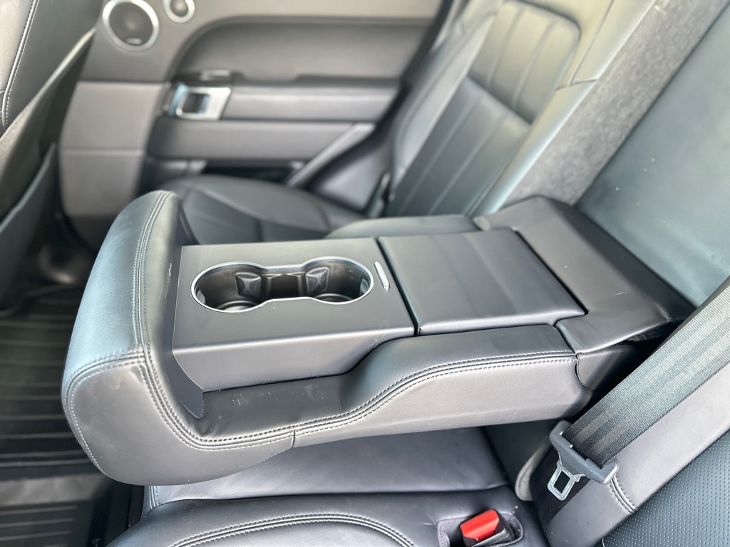 Photo 31 of this LAND ROVER RANGE ROVER SPO