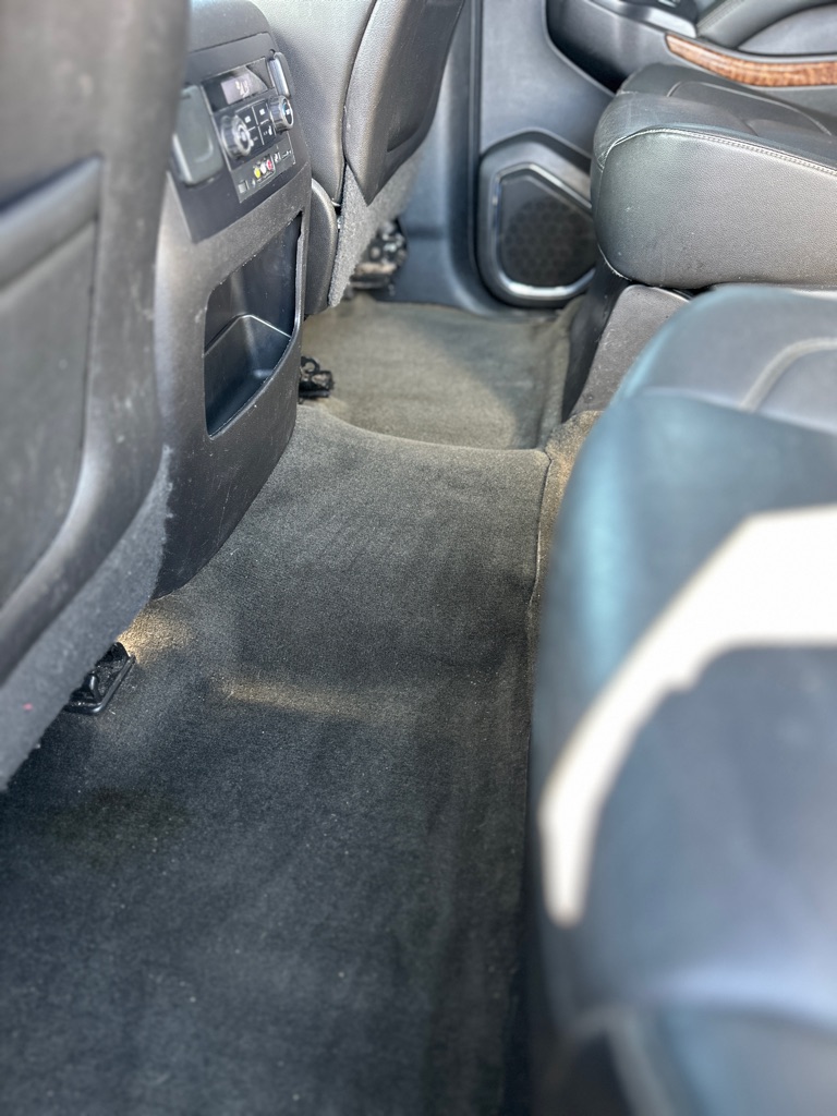 Photo 31 of this CHEVROLET TAHOE