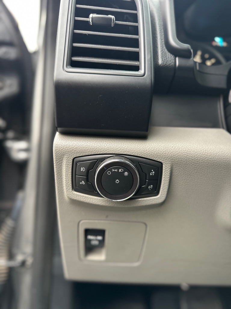 Photo 17 of this FORD F150