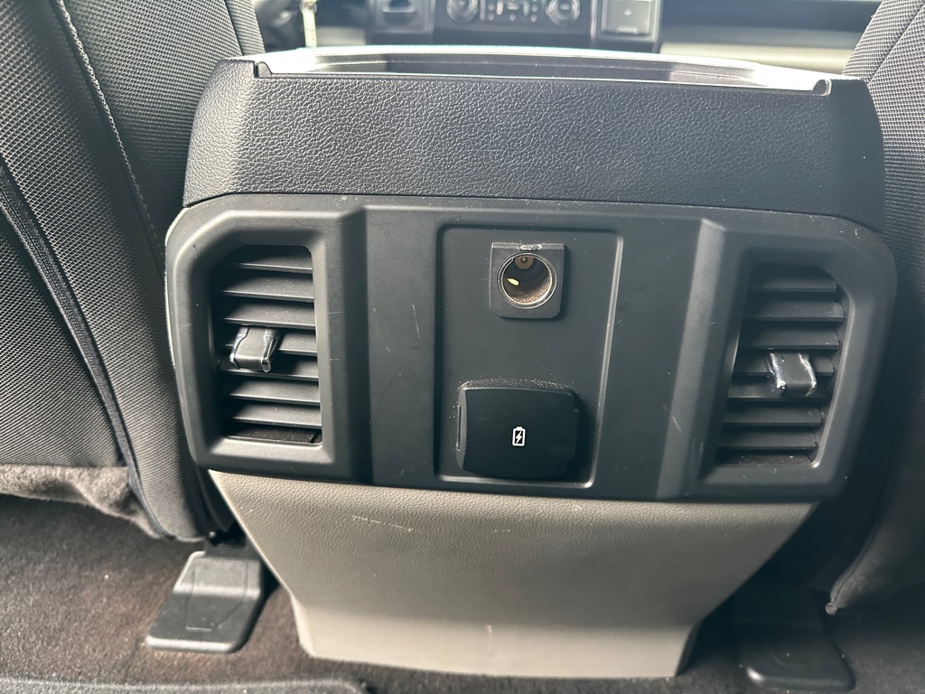 Photo 32 of this FORD F150