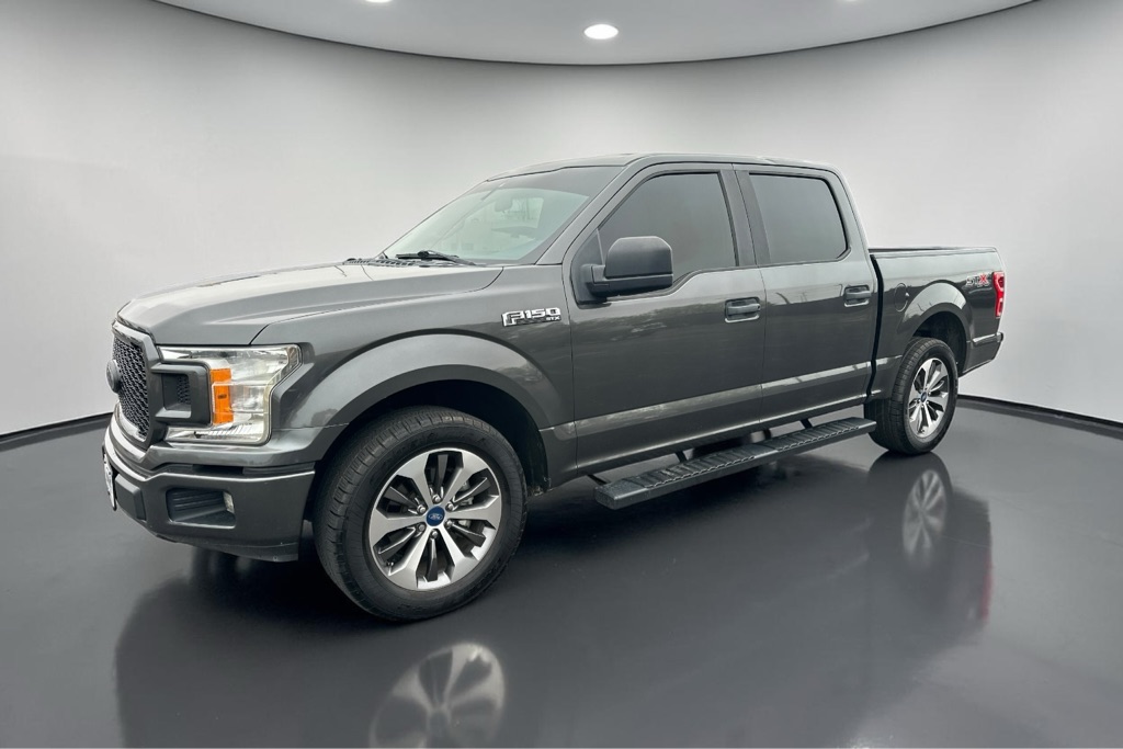Photo 4 of this FORD F150