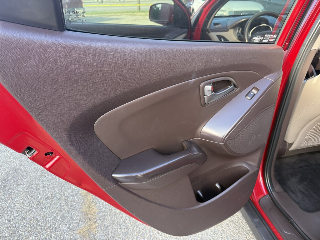 2015 Hyundai Tucson SE - Photo 14