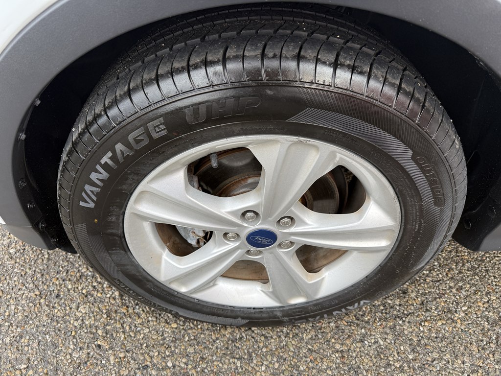 Photo 10 of this FORD ESCAPE