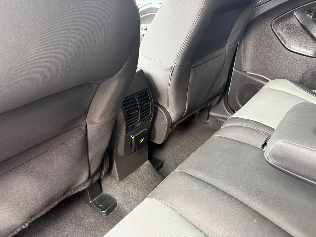 Photo 16 of this FORD ESCAPE