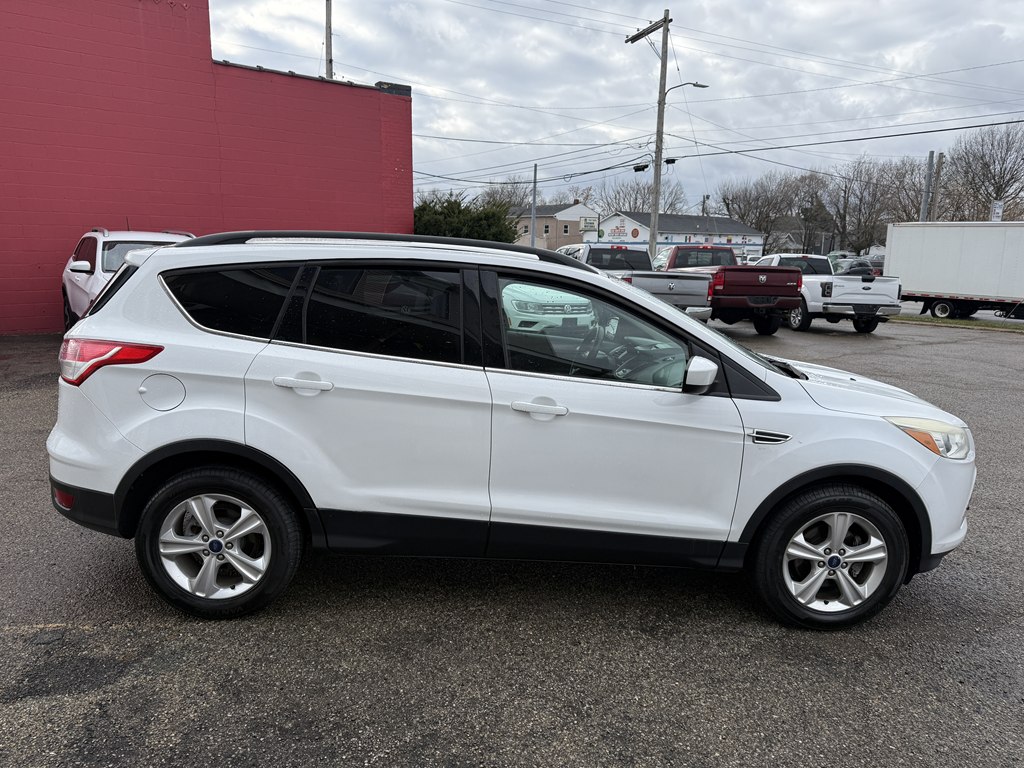 Photo 6 of this FORD ESCAPE
