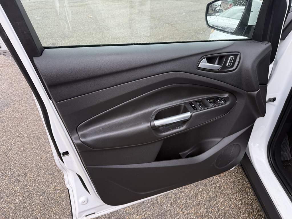 Photo 11 of this FORD ESCAPE