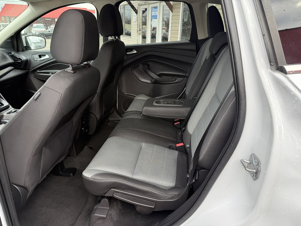 Photo 15 of this FORD ESCAPE