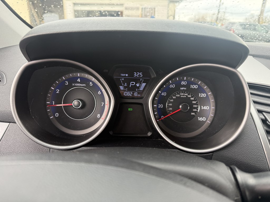 Photo 14 of this HYUNDAI ELANTRA
