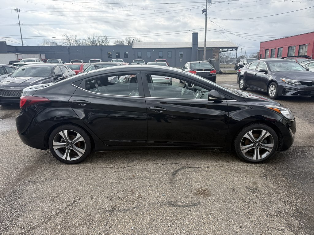 Photo 6 of this HYUNDAI ELANTRA