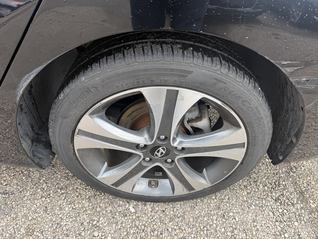 Photo 9 of this HYUNDAI ELANTRA