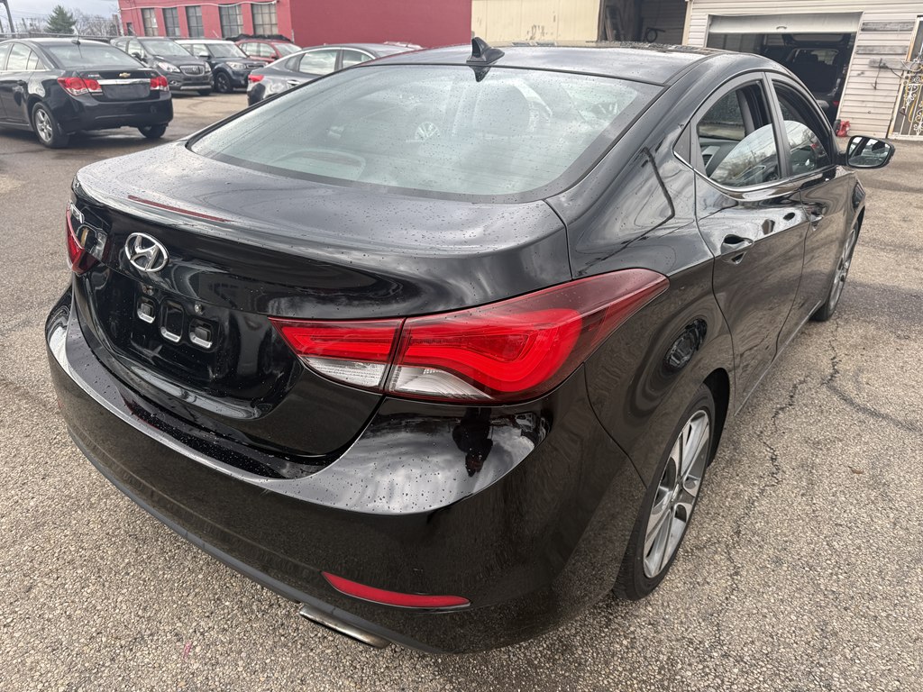 Photo 5 of this HYUNDAI ELANTRA