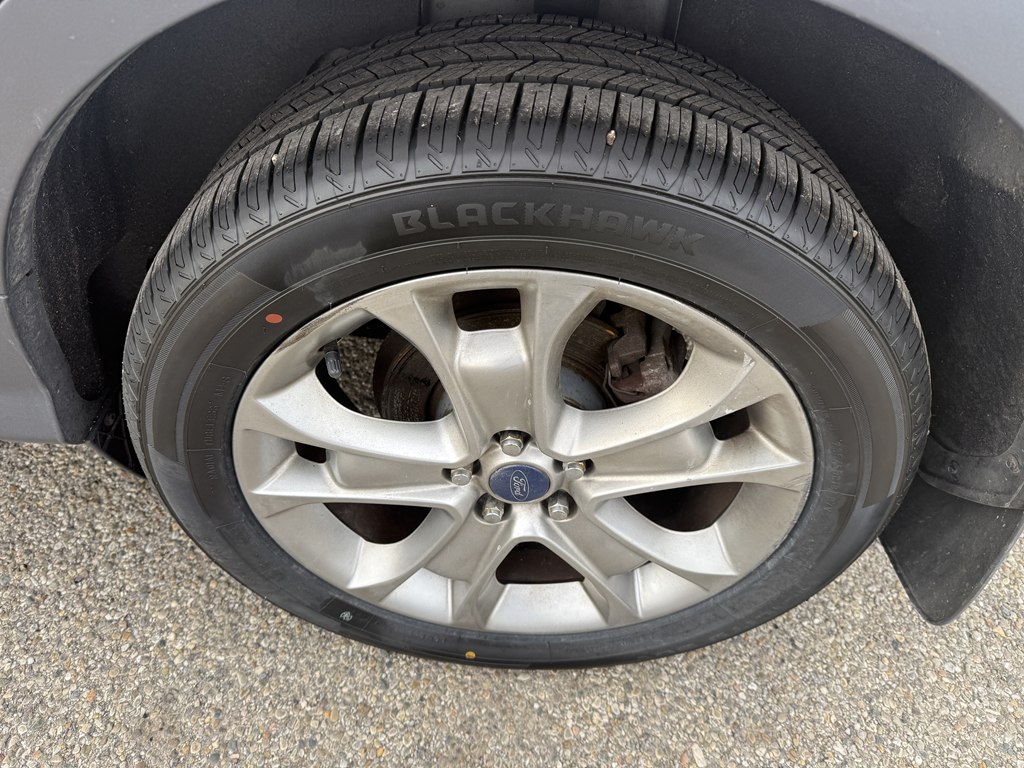 Photo 9 of this FORD ESCAPE