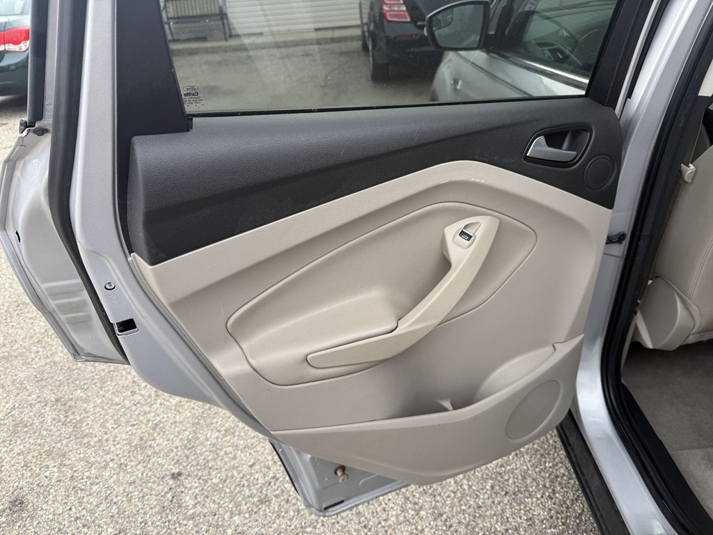 Photo 19 of this FORD ESCAPE