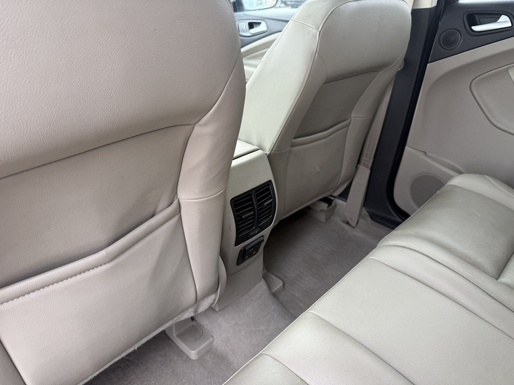 Photo 21 of this FORD ESCAPE