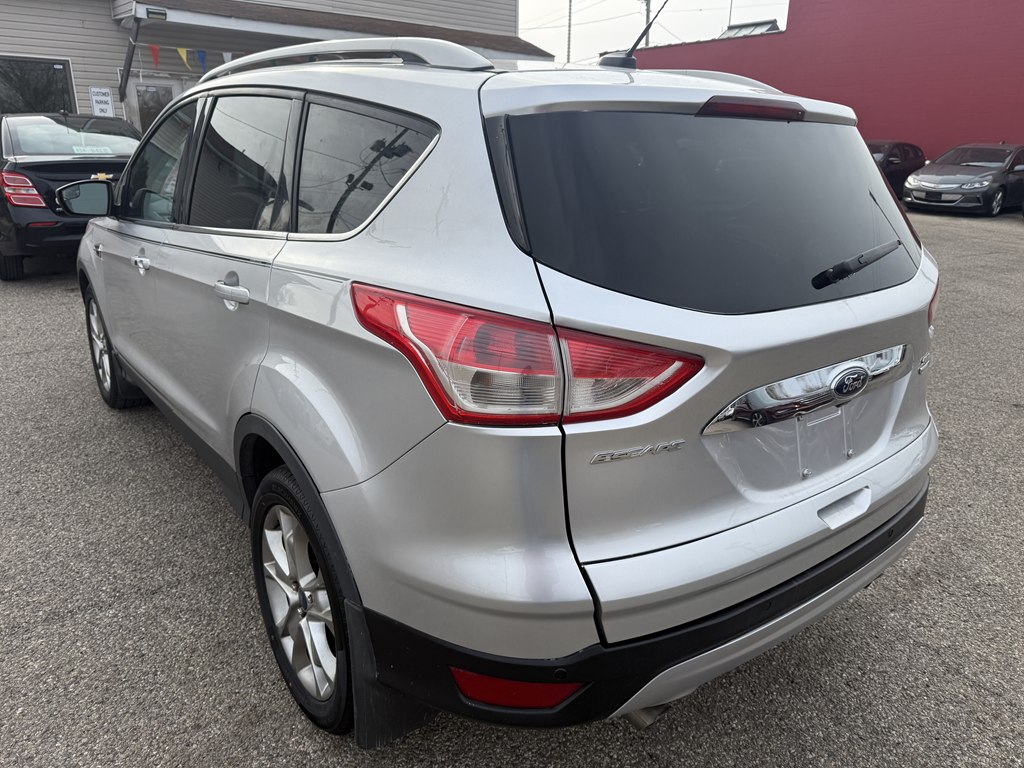 Photo 4 of this FORD ESCAPE