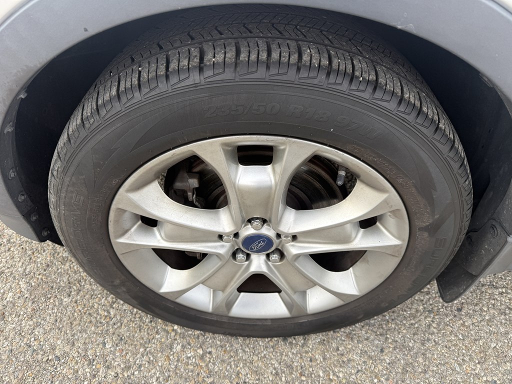 Photo 10 of this FORD ESCAPE