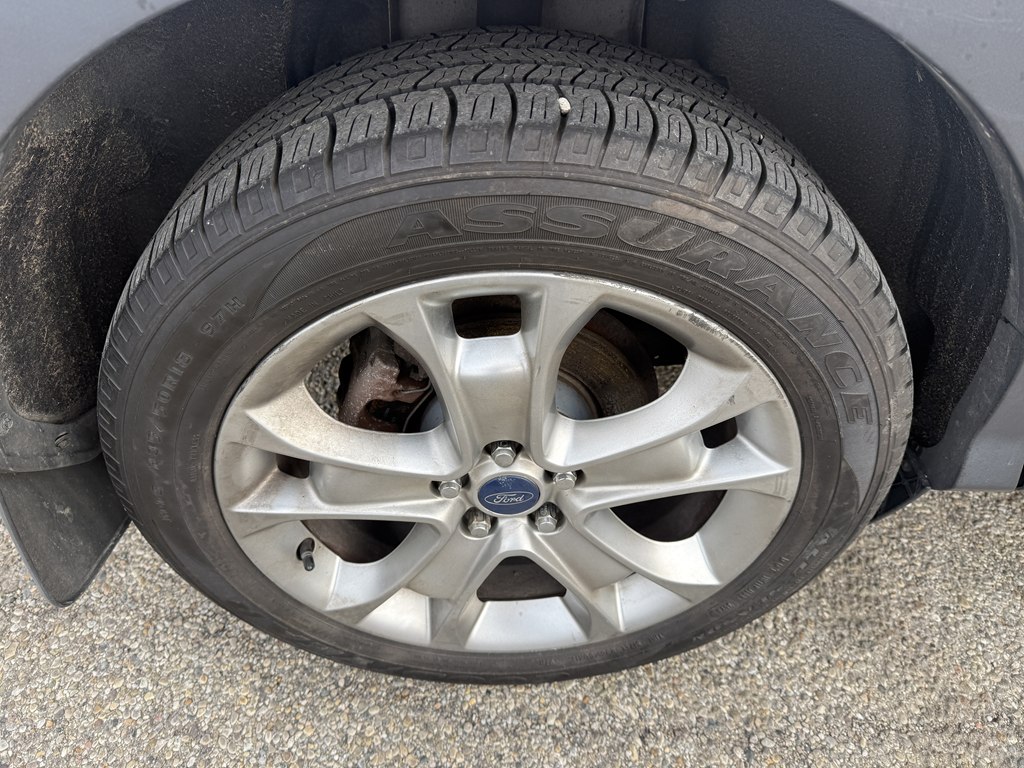 Photo 8 of this FORD ESCAPE