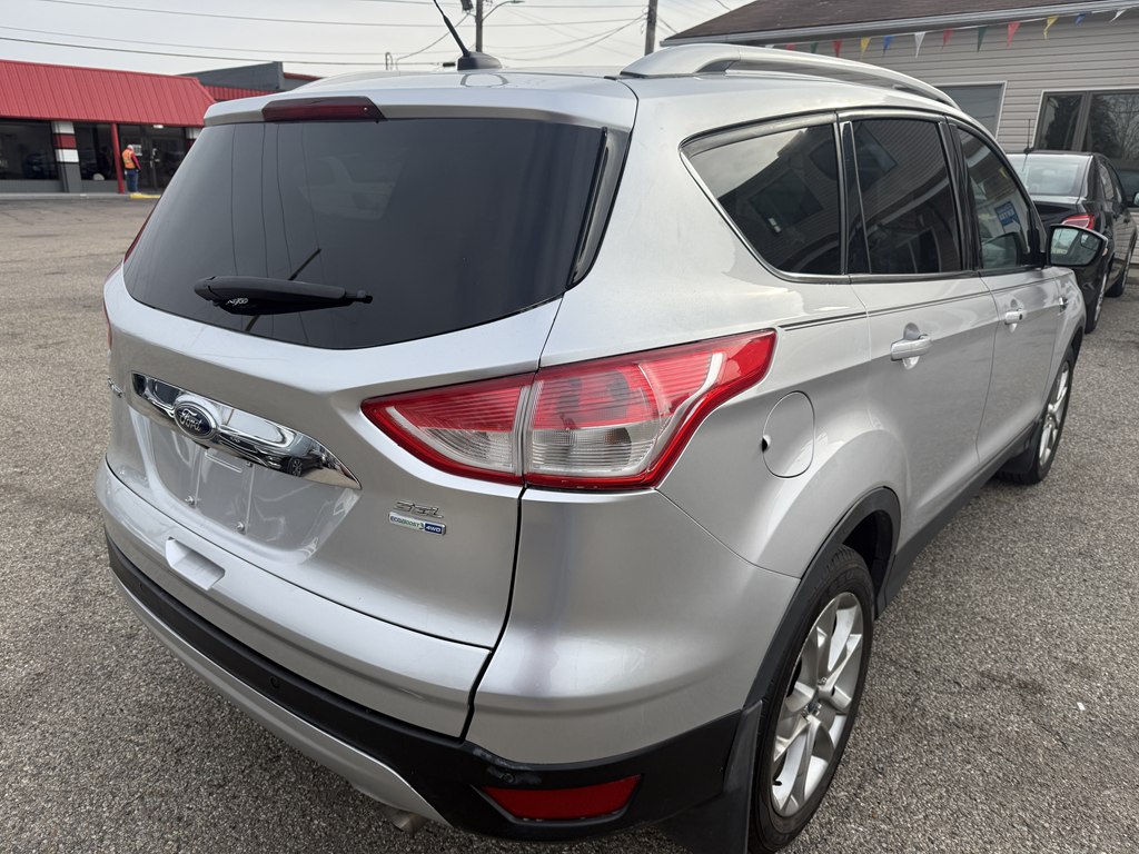 Photo 5 of this FORD ESCAPE