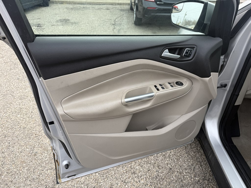 Photo 11 of this FORD ESCAPE