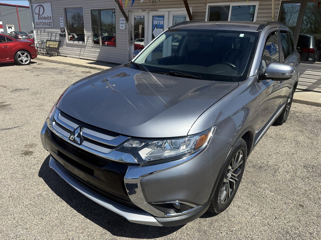 Photo 2 of this MITSUBISHI OUTLANDER