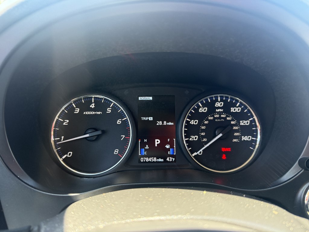 Photo 14 of this MITSUBISHI OUTLANDER