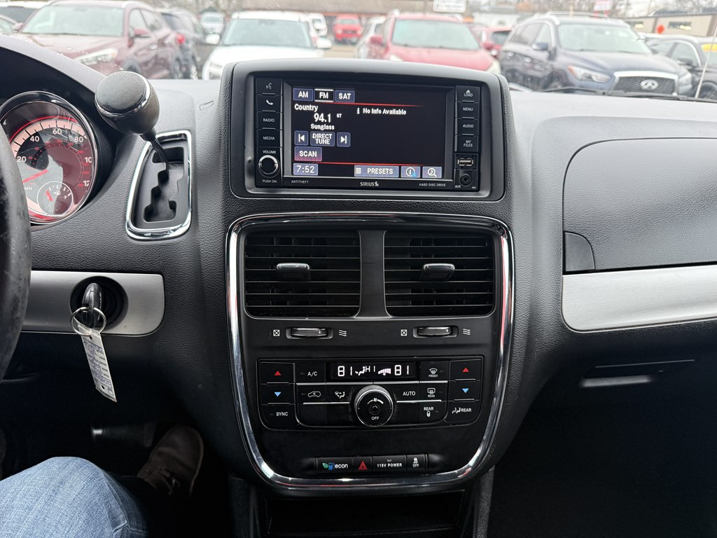 Photo 19 of this DODGE GRAND CARAVAN