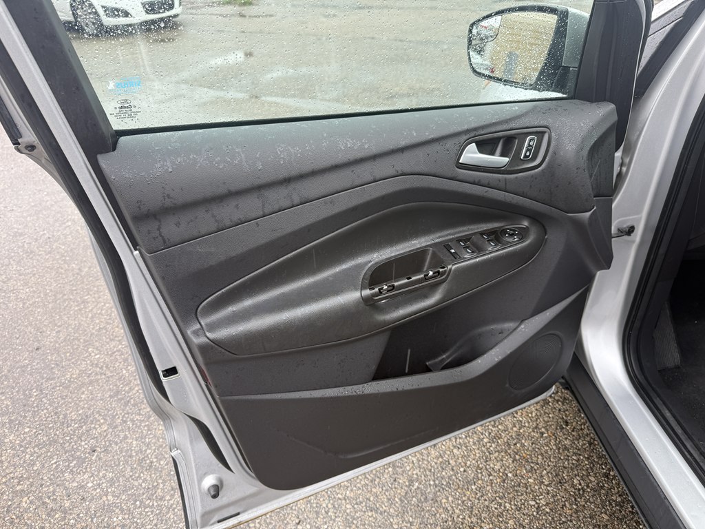 Photo 11 of this FORD ESCAPE