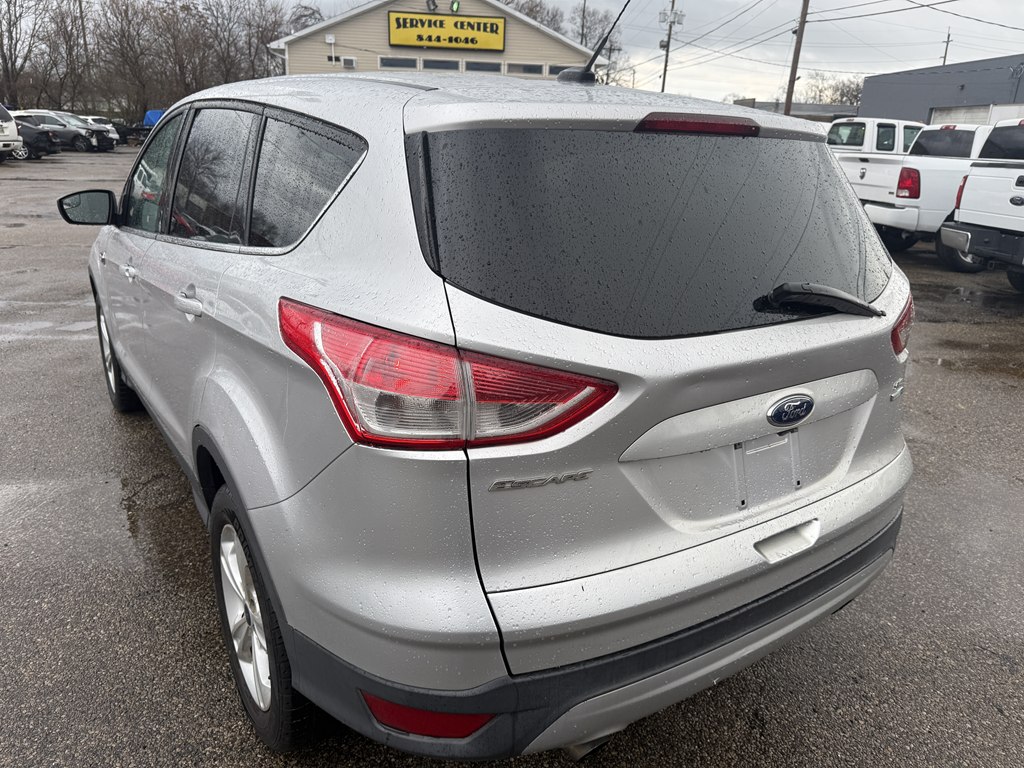 Photo 4 of this FORD ESCAPE