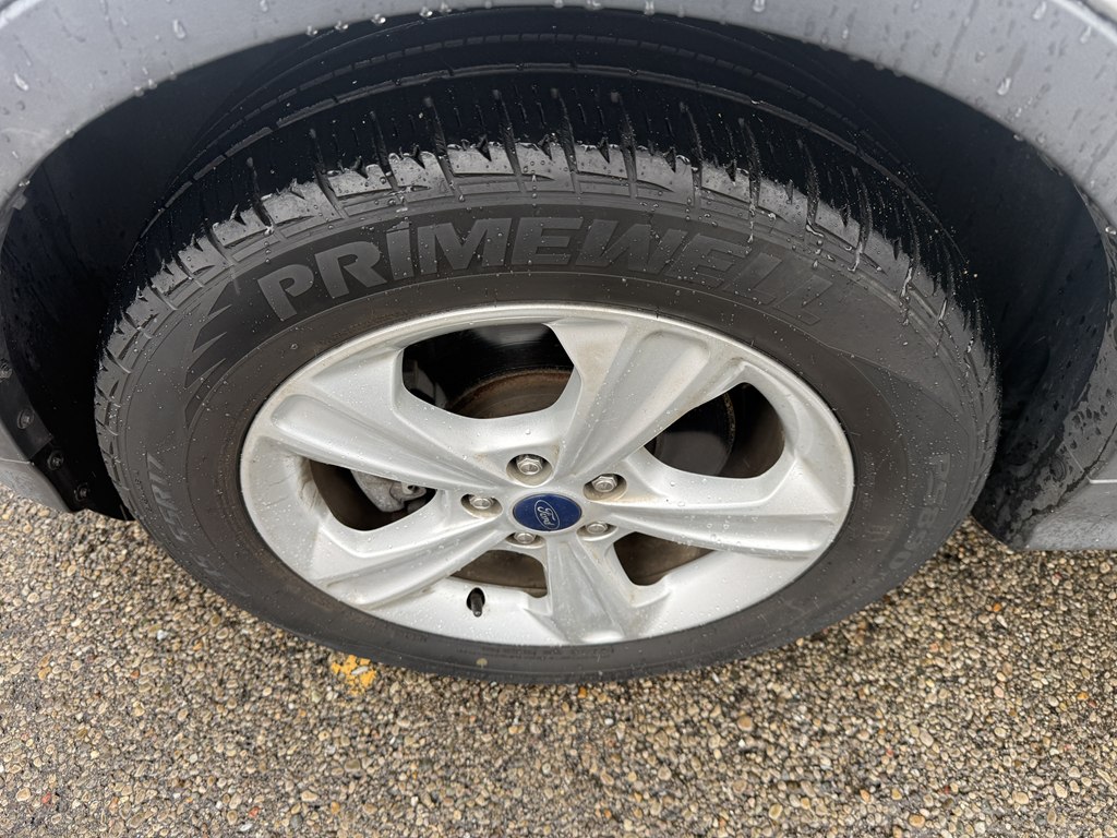 Photo 10 of this FORD ESCAPE