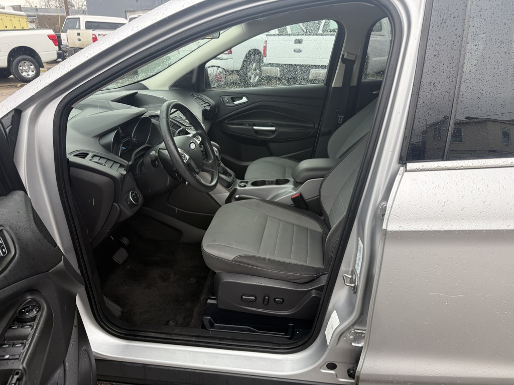 Photo 12 of this FORD ESCAPE