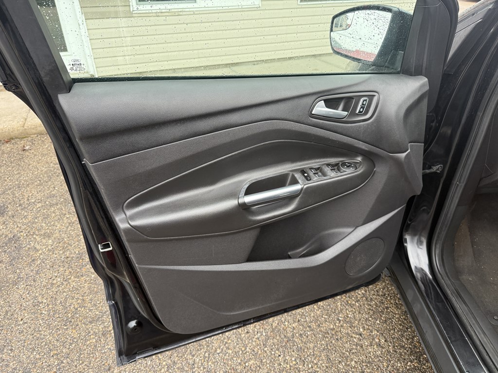 Photo 11 of this FORD ESCAPE