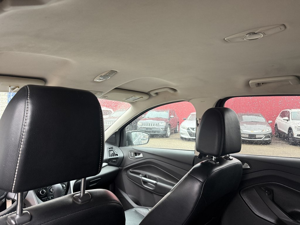 Photo 15 of this FORD ESCAPE