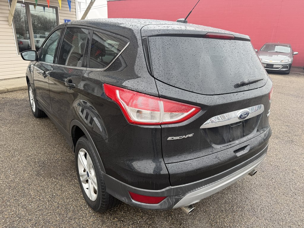 Photo 4 of this FORD ESCAPE