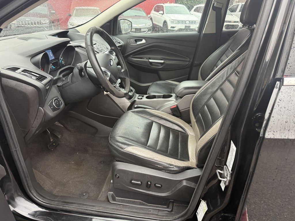 Photo 12 of this FORD ESCAPE