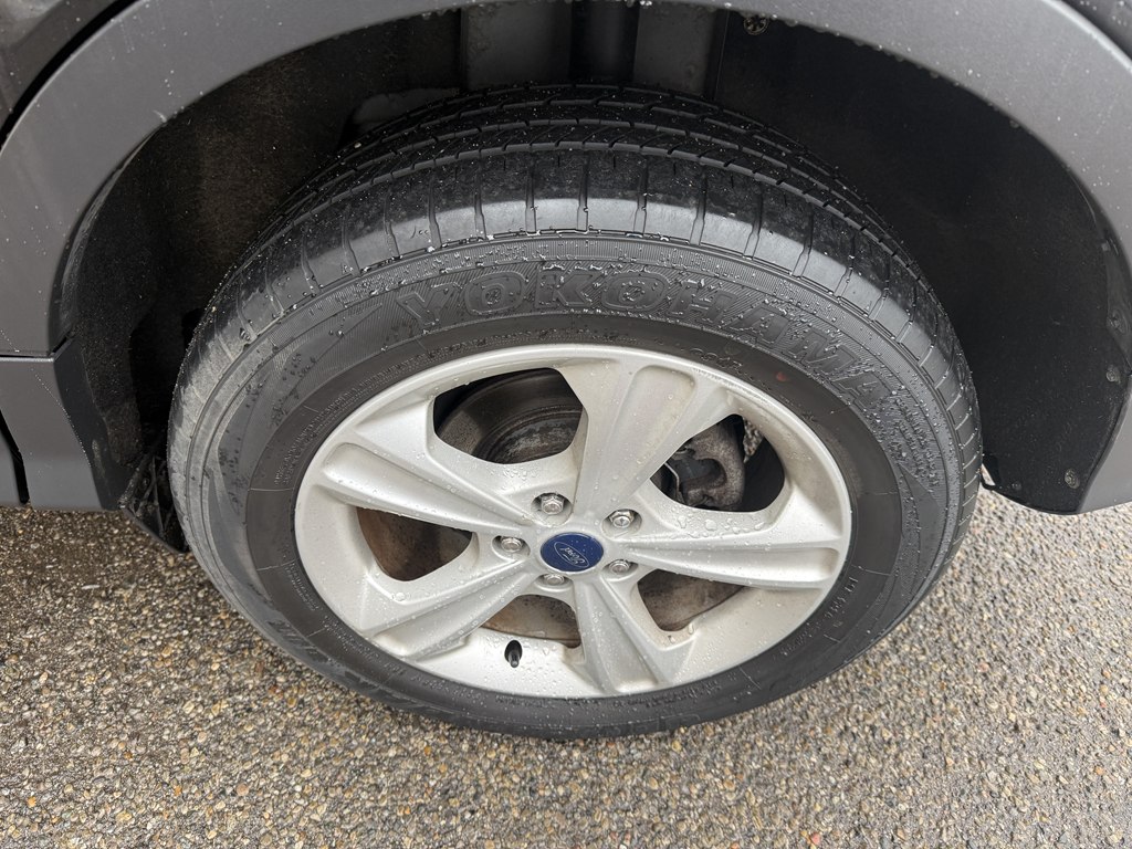 Photo 9 of this FORD ESCAPE