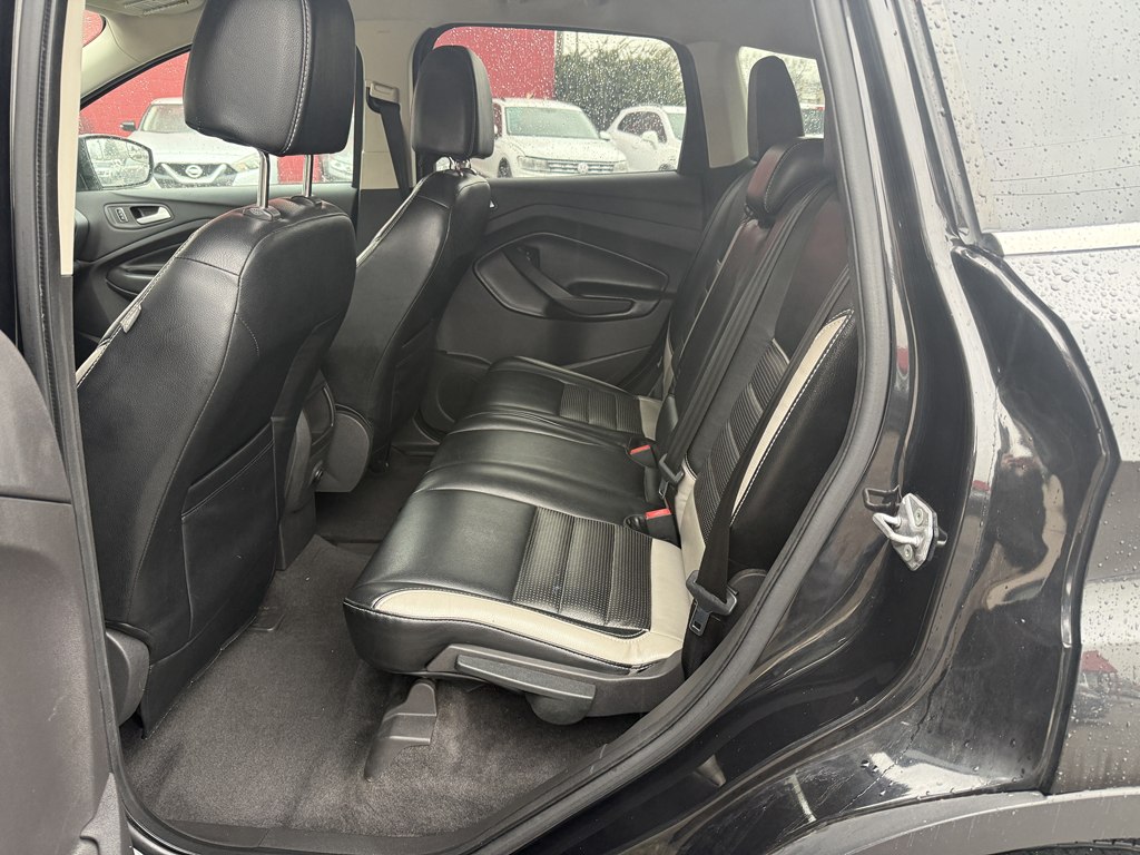 Photo 14 of this FORD ESCAPE