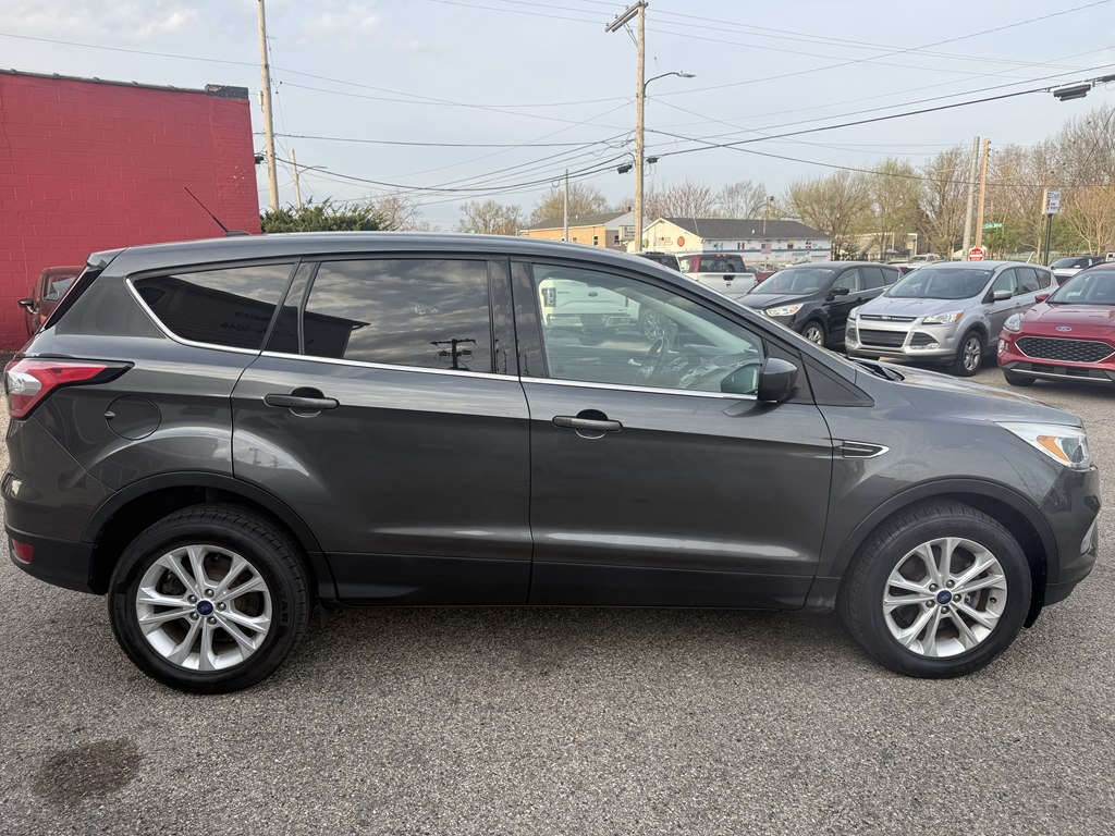 Photo 6 of this FORD ESCAPE