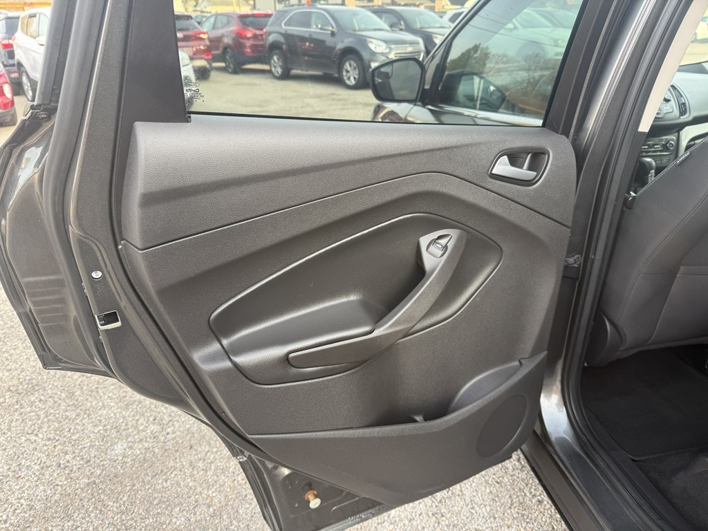 Photo 13 of this FORD ESCAPE